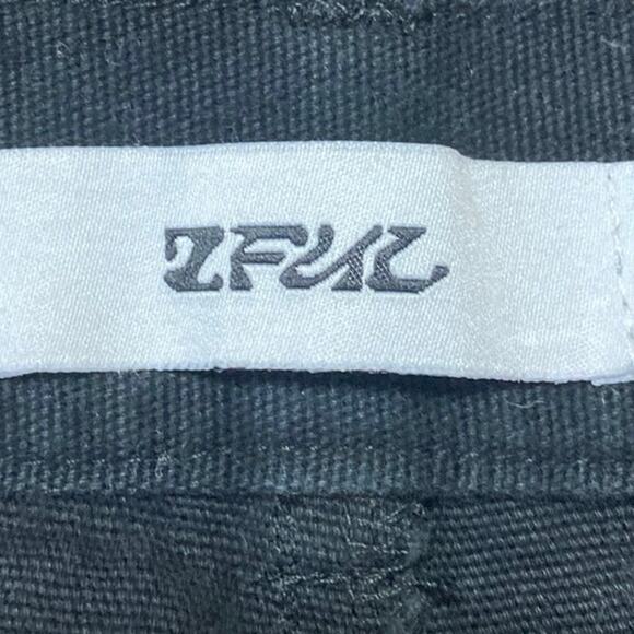 2Ful Women's Black High Waisted Wide Leg Utility Pockets Cargo Shorts Size M - Picture 4 of 5